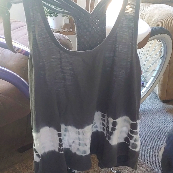 RVCA tank top - Picture 2 of 5
